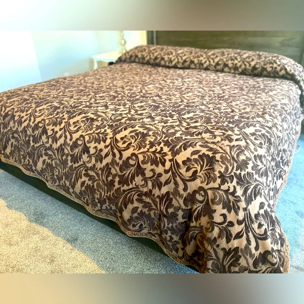Bella Notte Elegant Brown Tennyson Floral Bedding Coverlet Queen